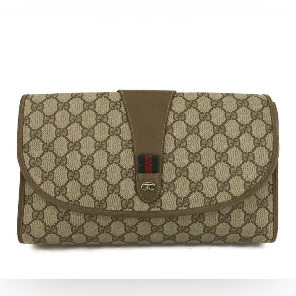 [0085] Beautiful Vintage Beige GG Logo Clutch